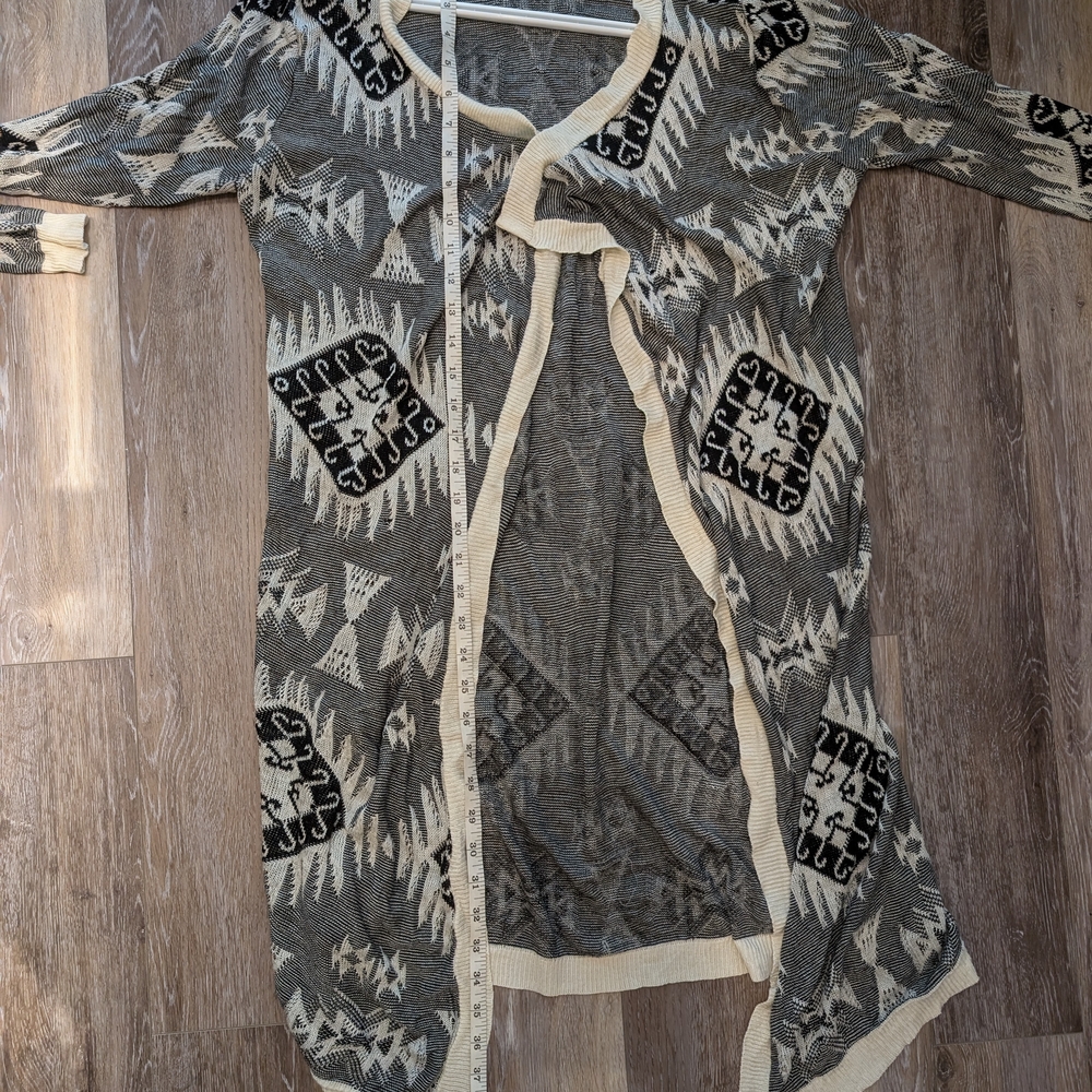 Stylish Gray and Cream Cardigan